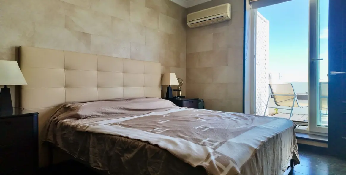 Продажа двухуровневого пентхауса в El Paraiso 13