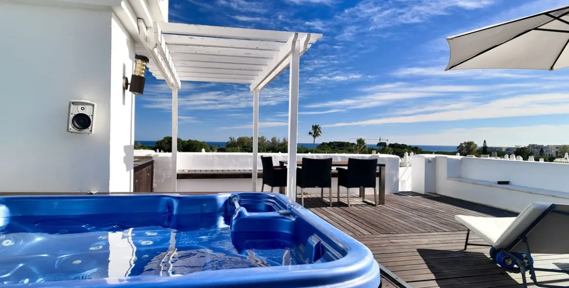 Продажа двухуровневого пентхауса в El Paraiso 25