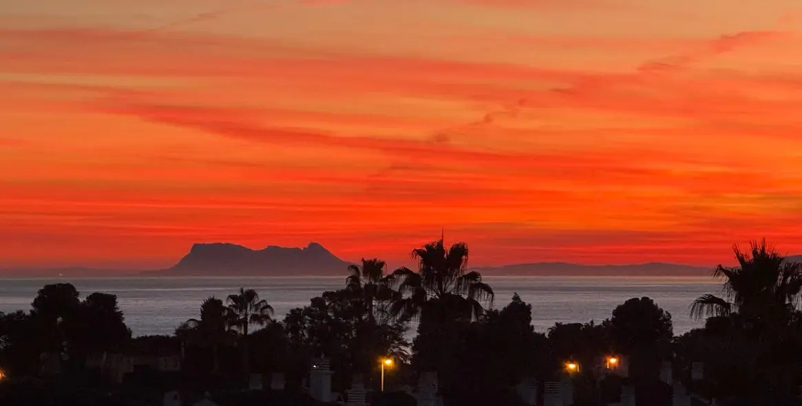 Продажа двухуровневого пентхауса в El Paraiso 30