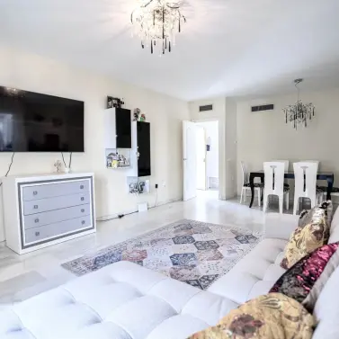 Sale of middle floor apartment in Nueva Andalucía