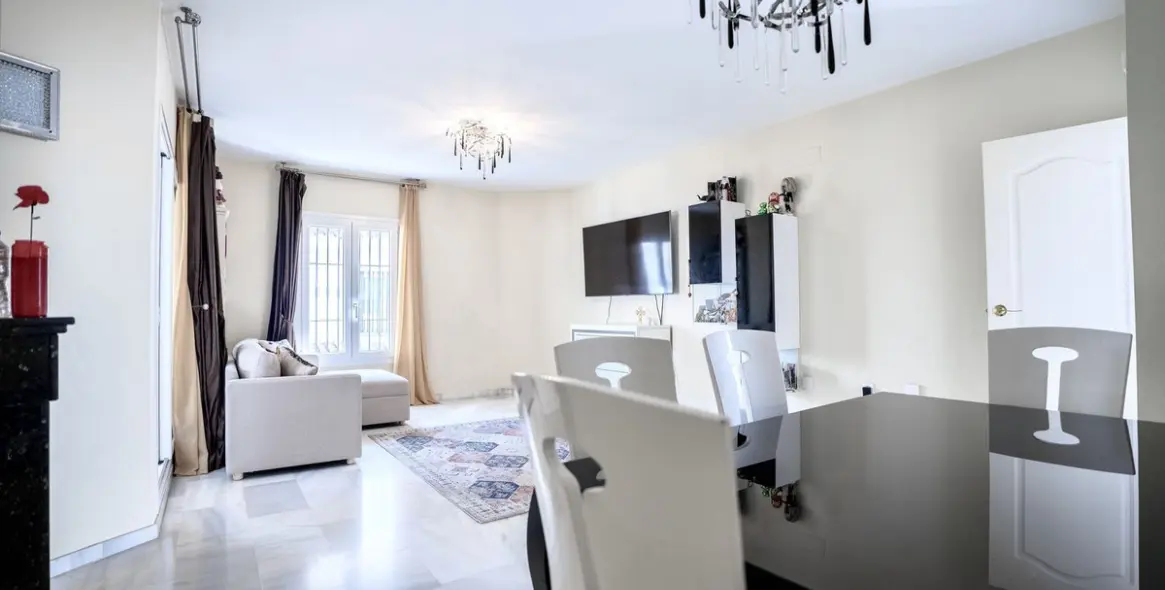 Sale of middle floor apartment in Nueva Andalucía 4