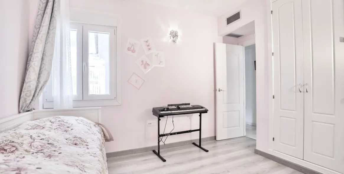 Sale of middle floor apartment in Nueva Andalucía 18