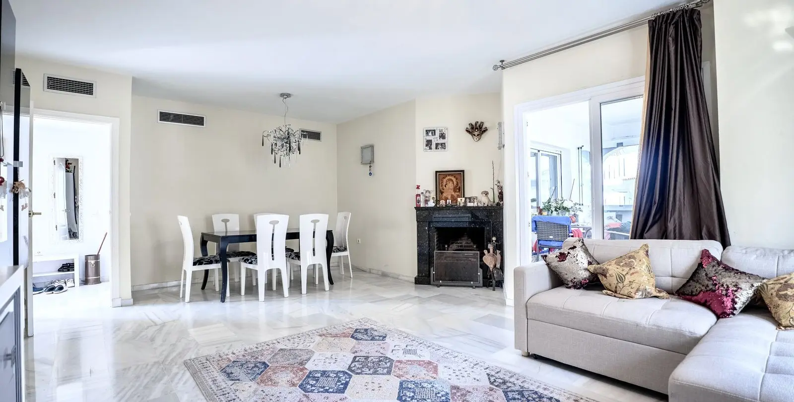 Sale of middle floor apartment in Nueva Andalucía 1