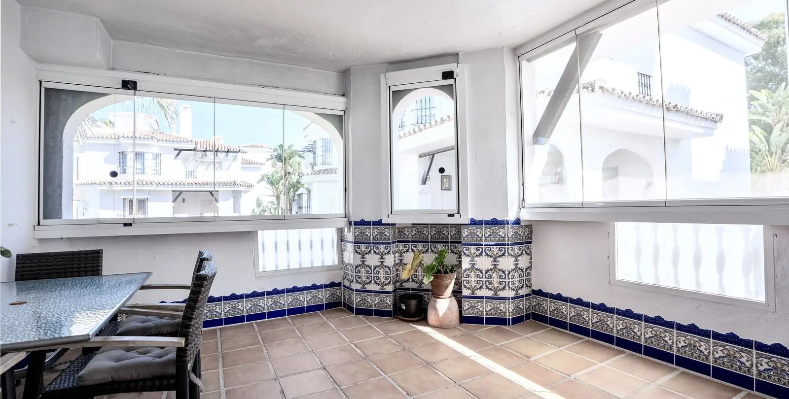 Sale of middle floor apartment in Nueva Andalucía 5