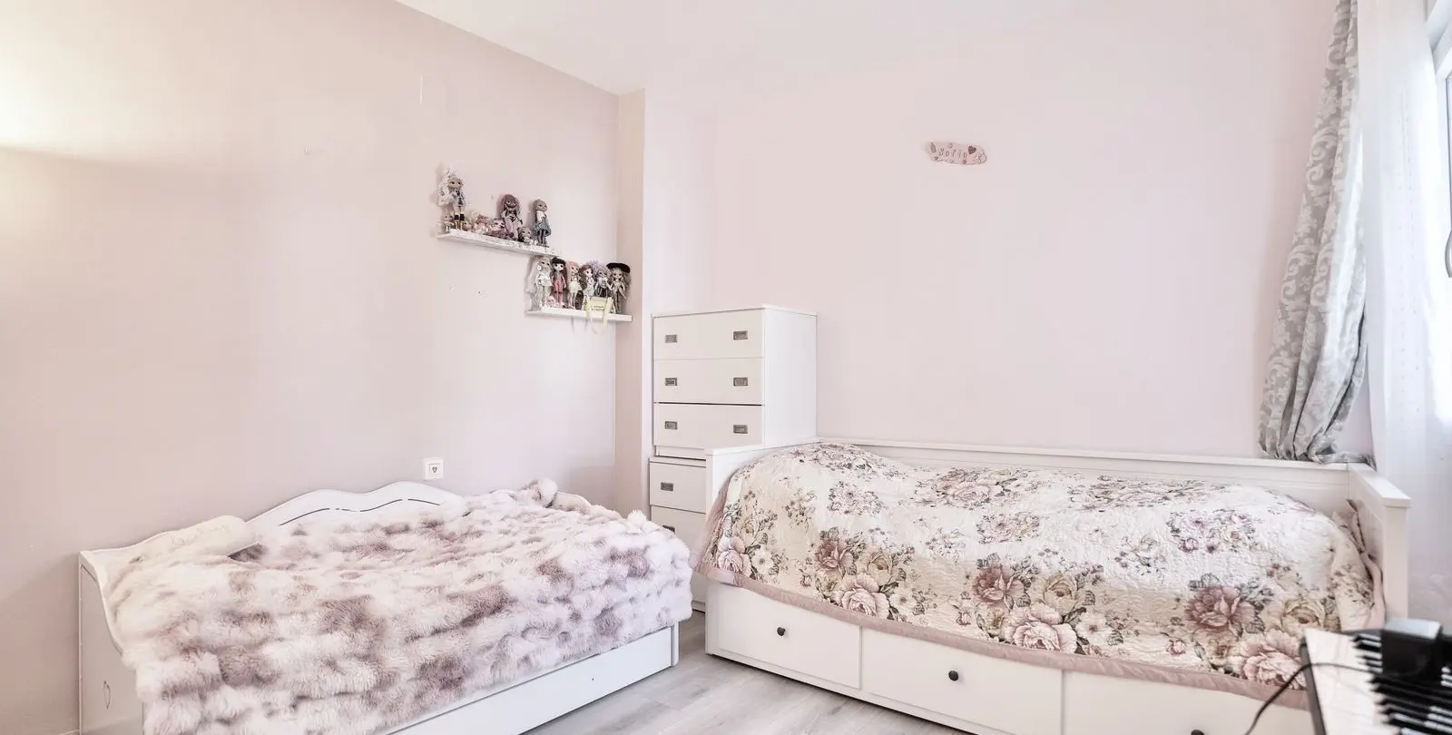Sale of middle floor apartment in Nueva Andalucía 17