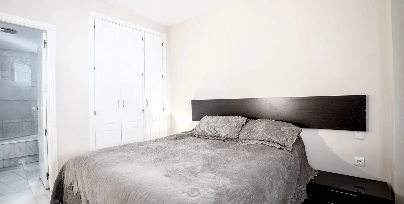 Sale of middle floor apartment in Nueva Andalucía 19