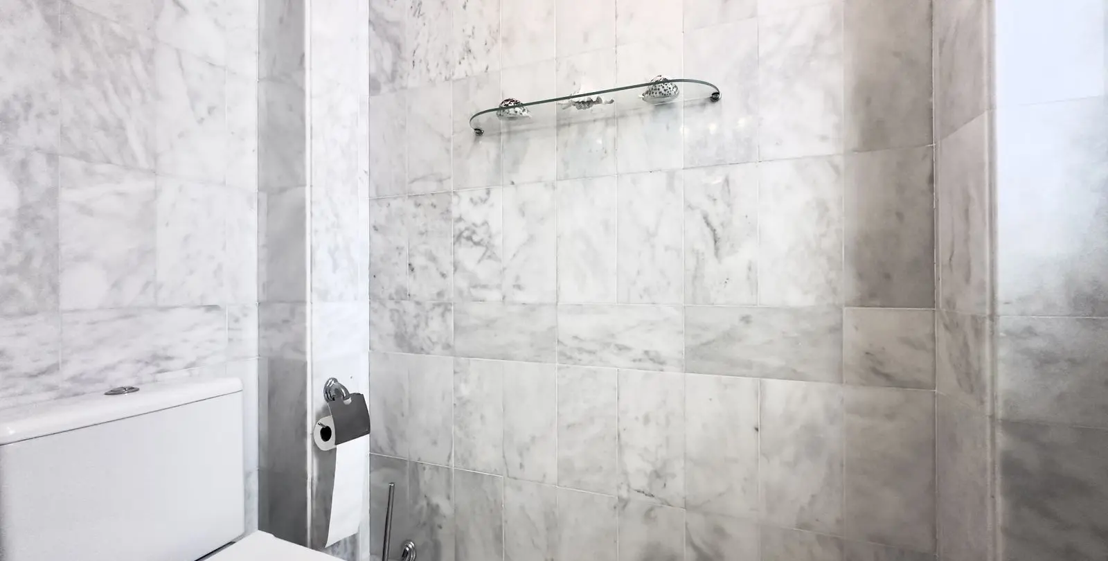 Sale of middle floor apartment in Nueva Andalucía 23