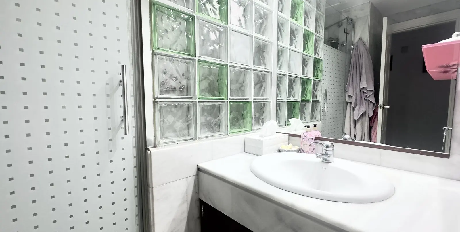 Sale of middle floor apartment in Nueva Andalucía 24