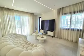 Image 4 thumb