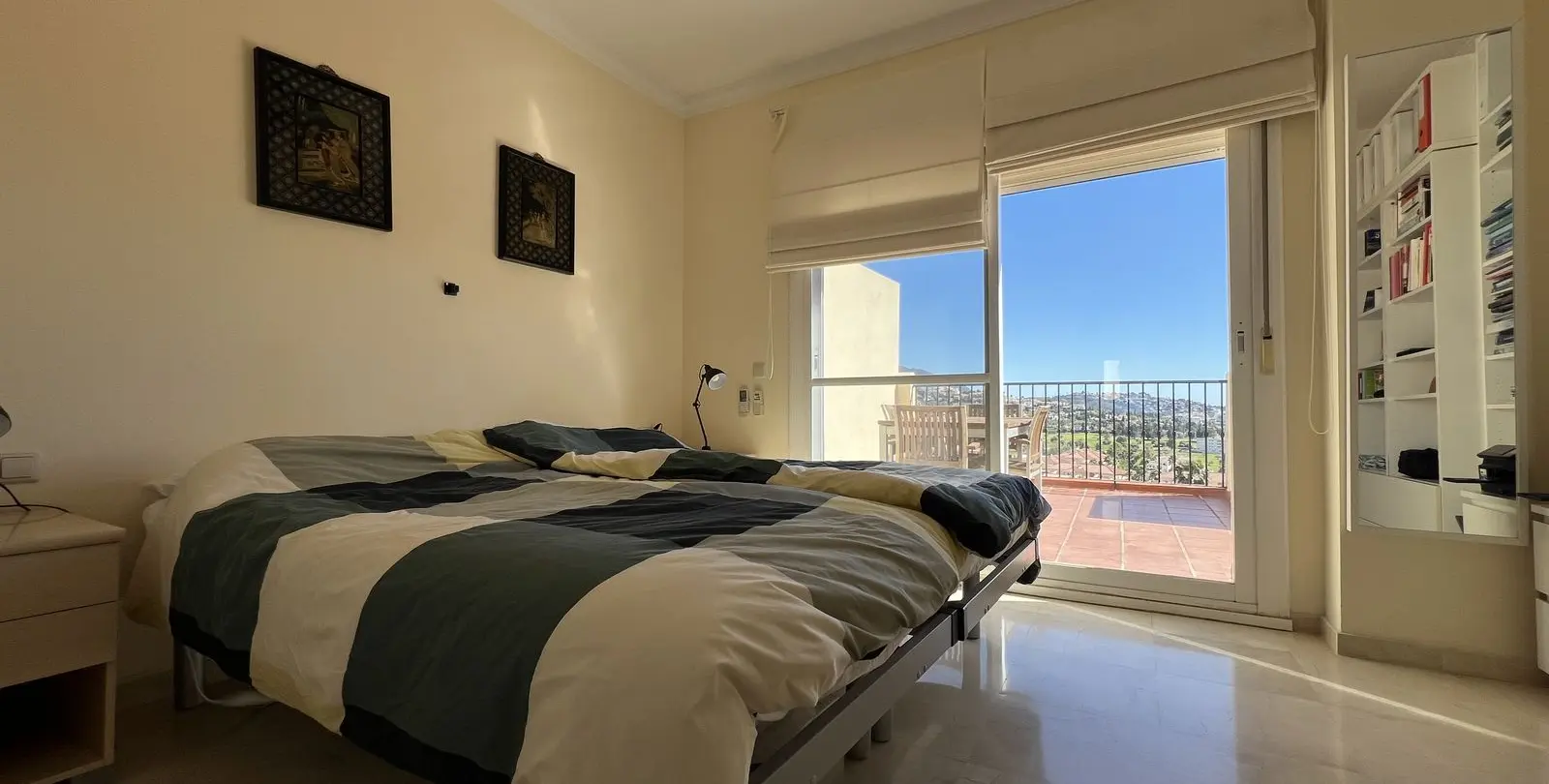 Sale of penthouse in La Cala Hills 14