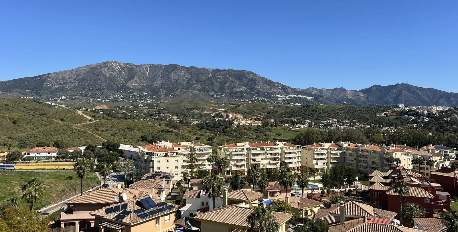 Sale of penthouse in La Cala Hills 33