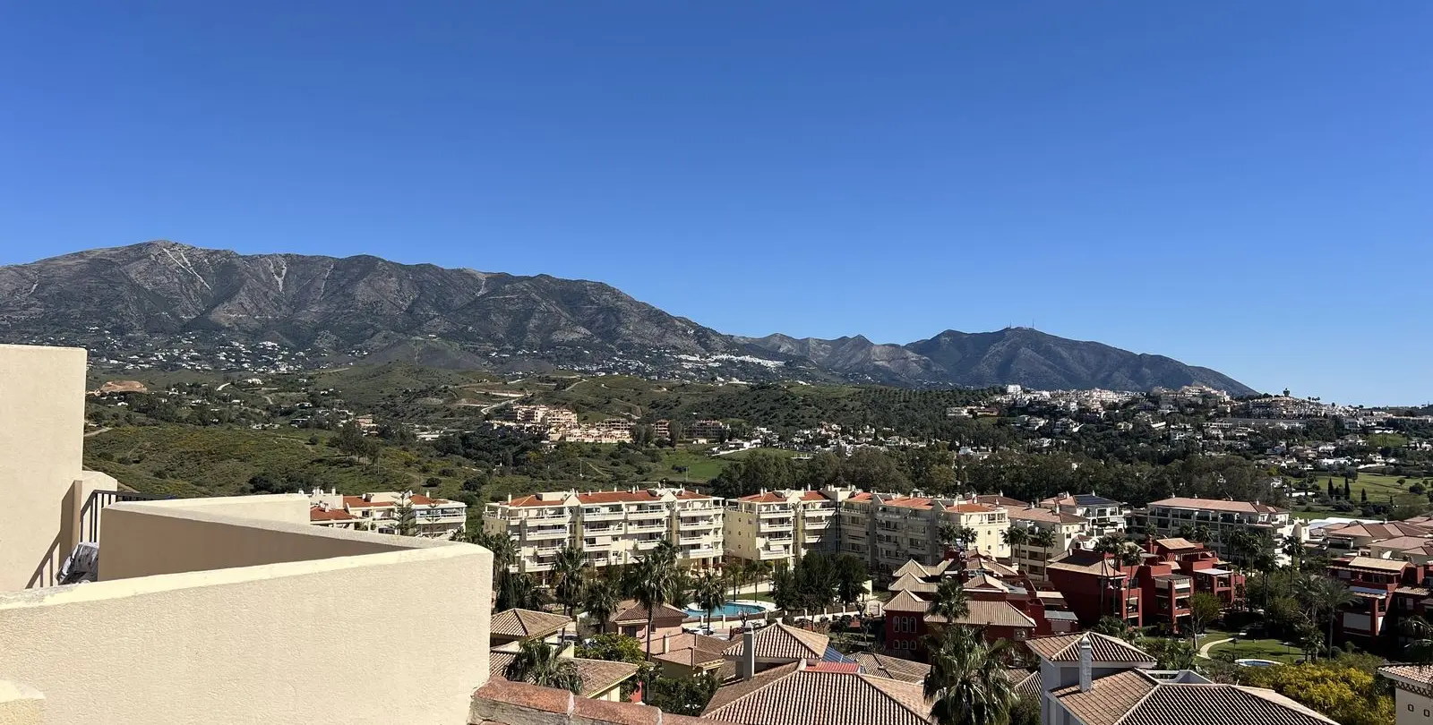 Sale of penthouse in La Cala Hills 37