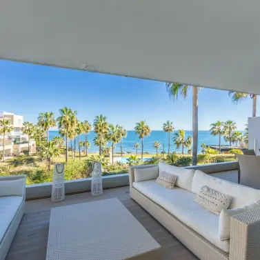 Venta de apartamento en planta media en Estepona