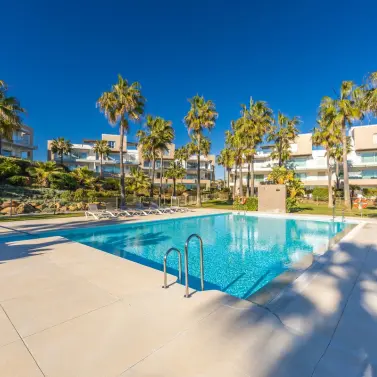 Venta de apartamento en planta media en Estepona