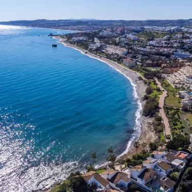 Venta de apartamento en planta media en Estepona