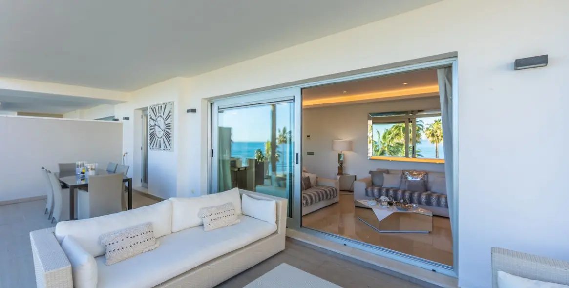 Sale of middle floor apartment in Estepona 11