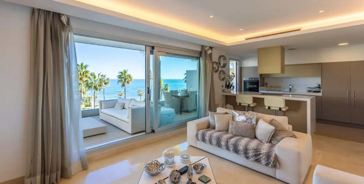 Sale of middle floor apartment in Estepona 14