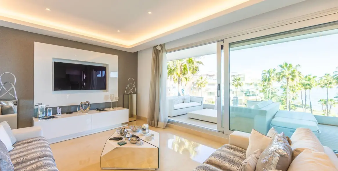 Sale of middle floor apartment in Estepona 16