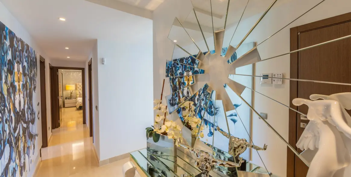 Sale of middle floor apartment in Estepona 18