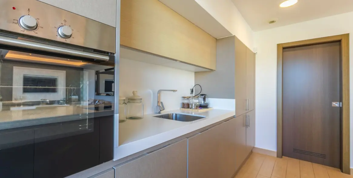 Sale of middle floor apartment in Estepona 22