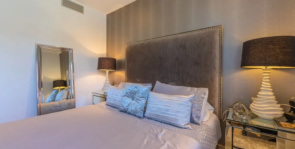 Sale of middle floor apartment in Estepona 25