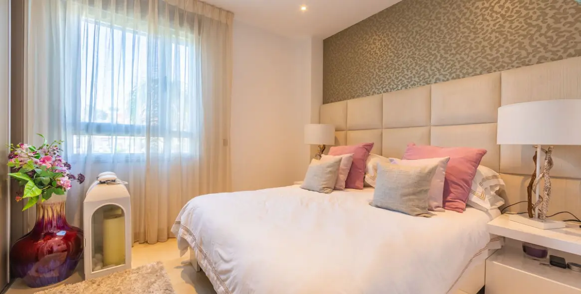 Sale of middle floor apartment in Estepona 26