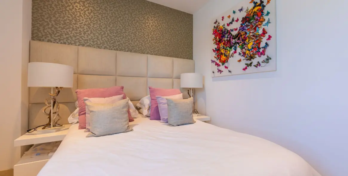 Sale of middle floor apartment in Estepona 27