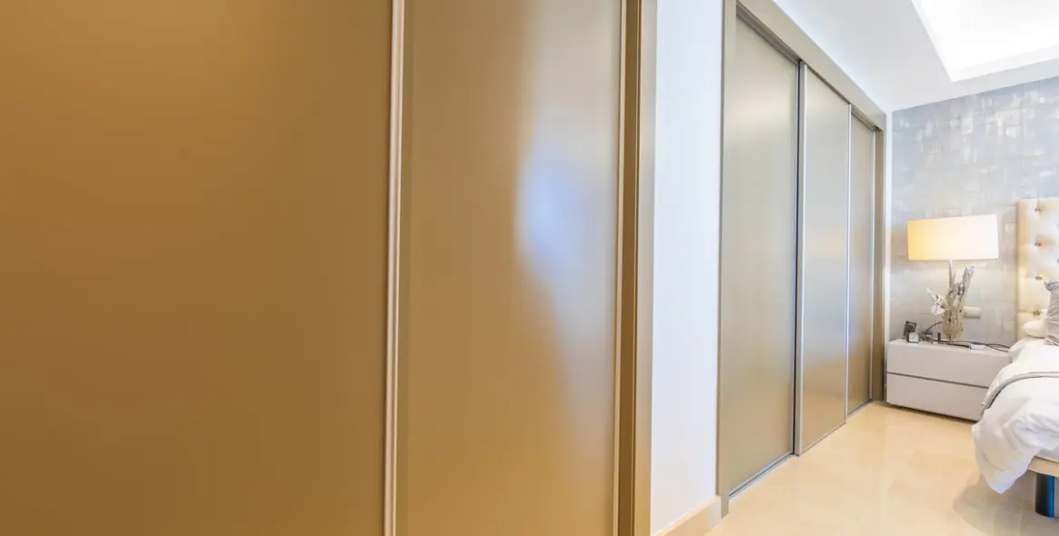 Sale of middle floor apartment in Estepona 31