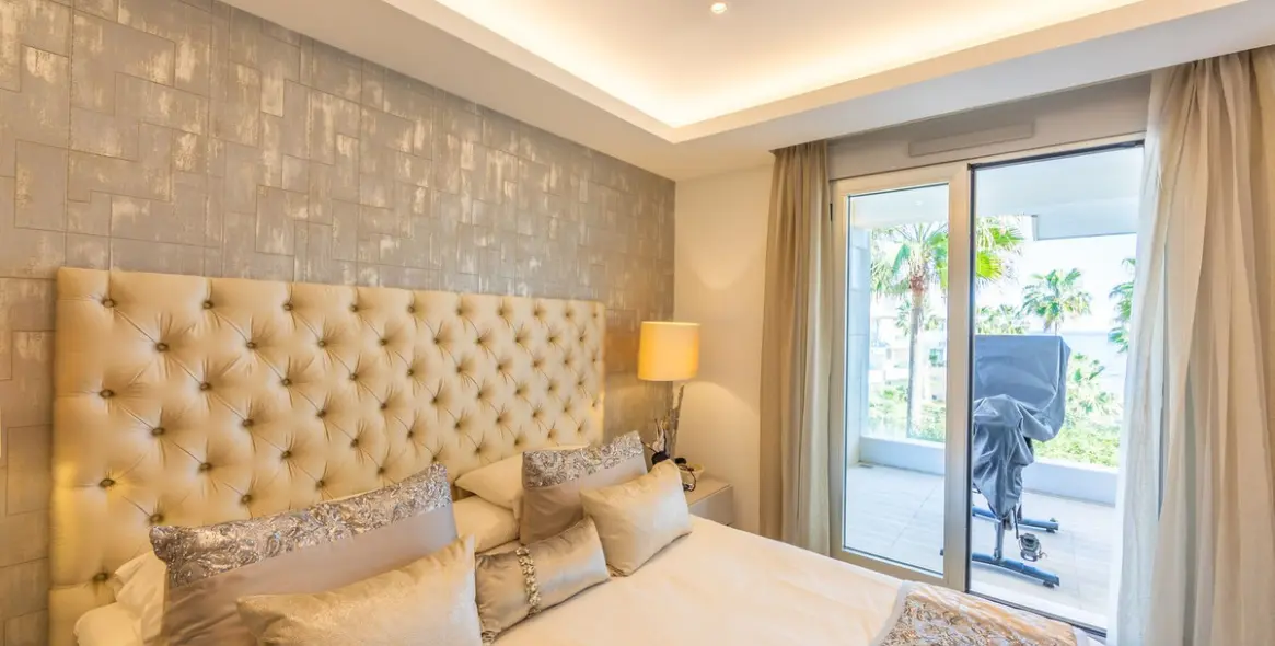 Sale of middle floor apartment in Estepona 33