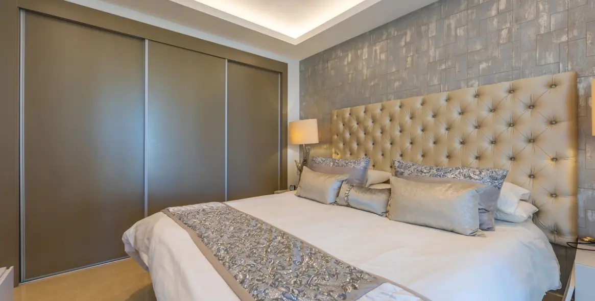 Sale of middle floor apartment in Estepona 34