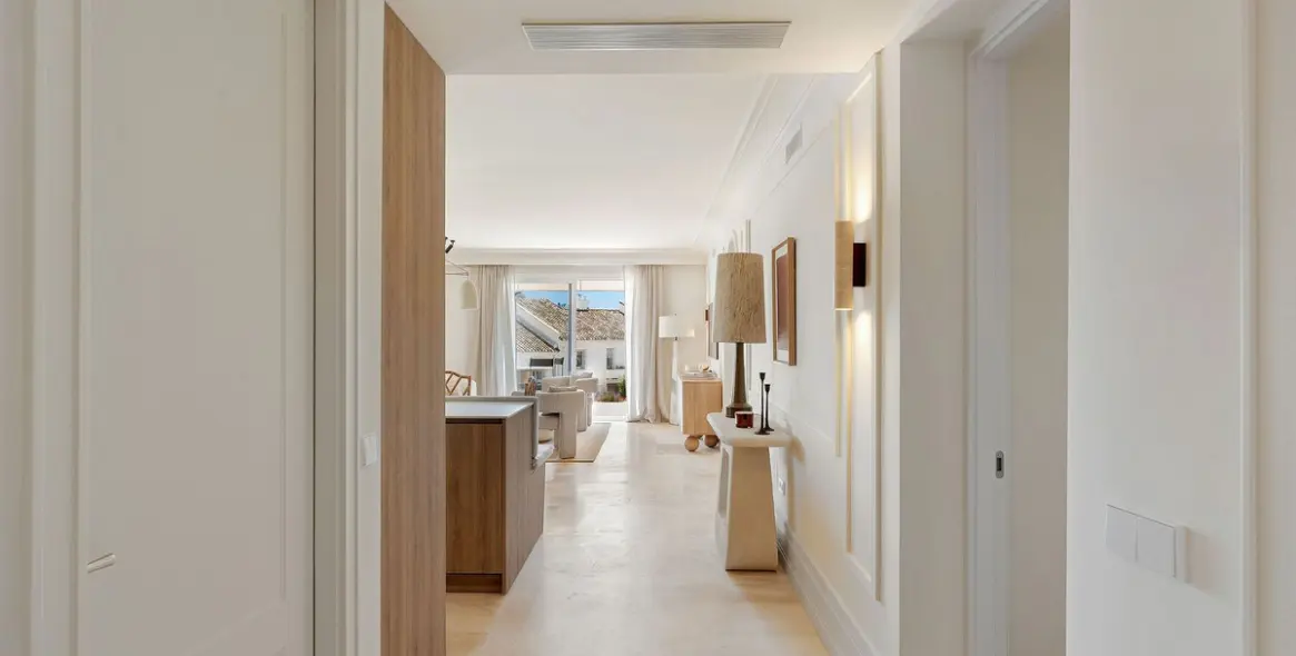 Продажа апартаментов на первом этаже в Nueva Andalucía 2