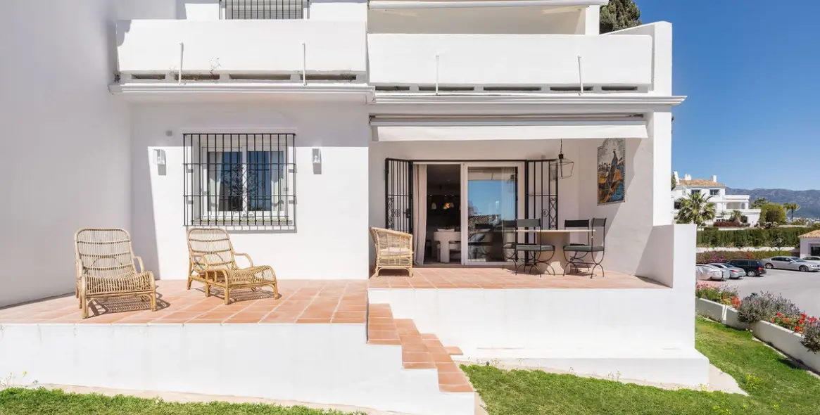 Продажа апартаментов на первом этаже в Nueva Andalucía 25