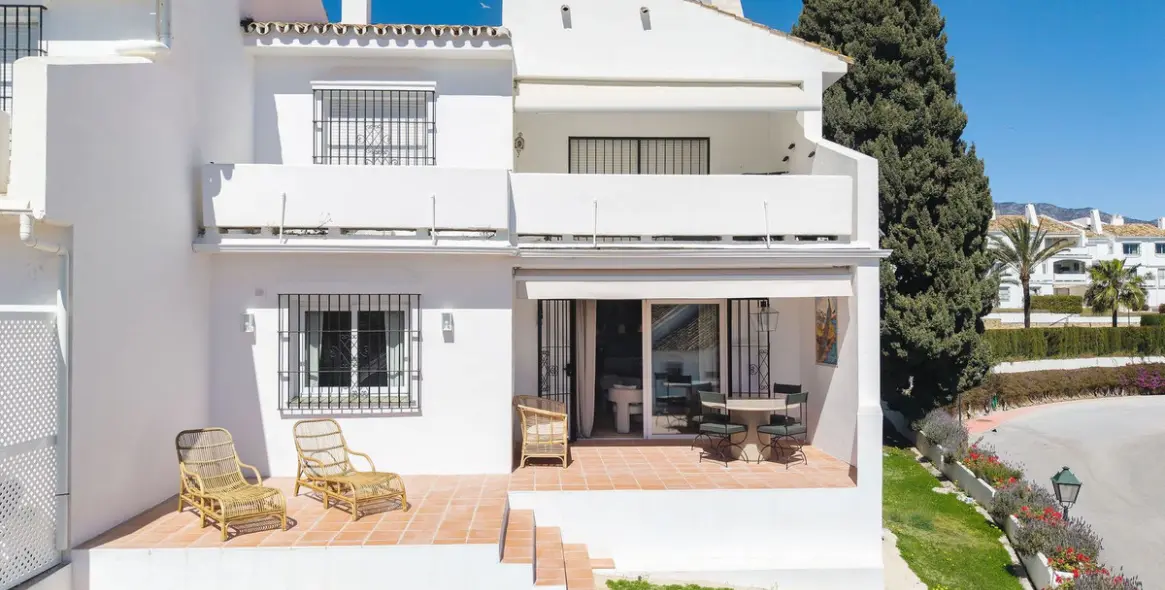 Продажа апартаментов на первом этаже в Nueva Andalucía 25
