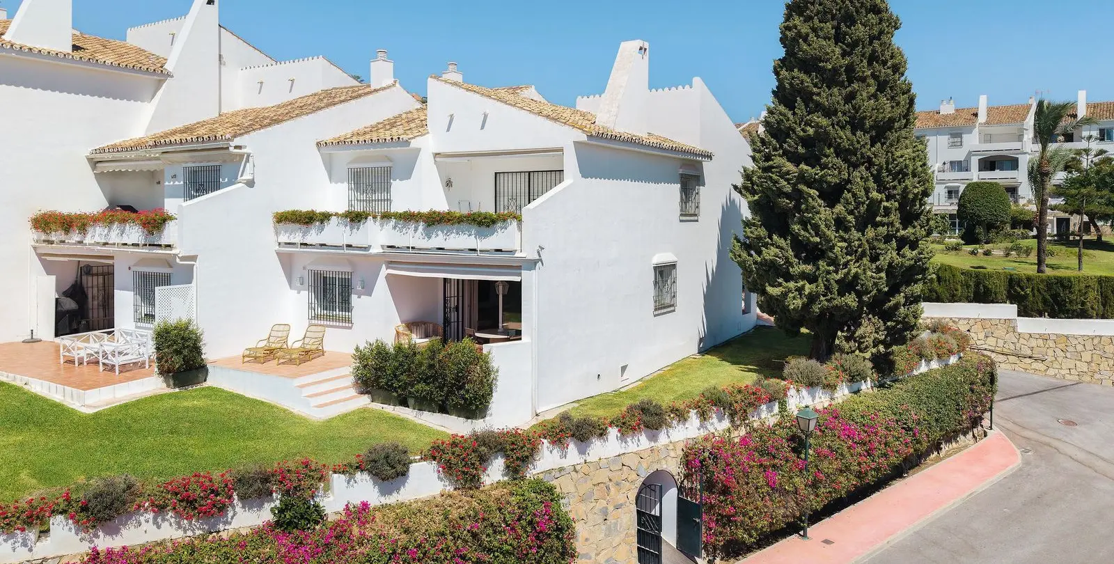Venta de apartamento en planta baja en Nueva Andalucía 27