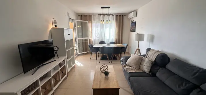 Sale of middle floor apartment in Alhaurín de la Torre 1