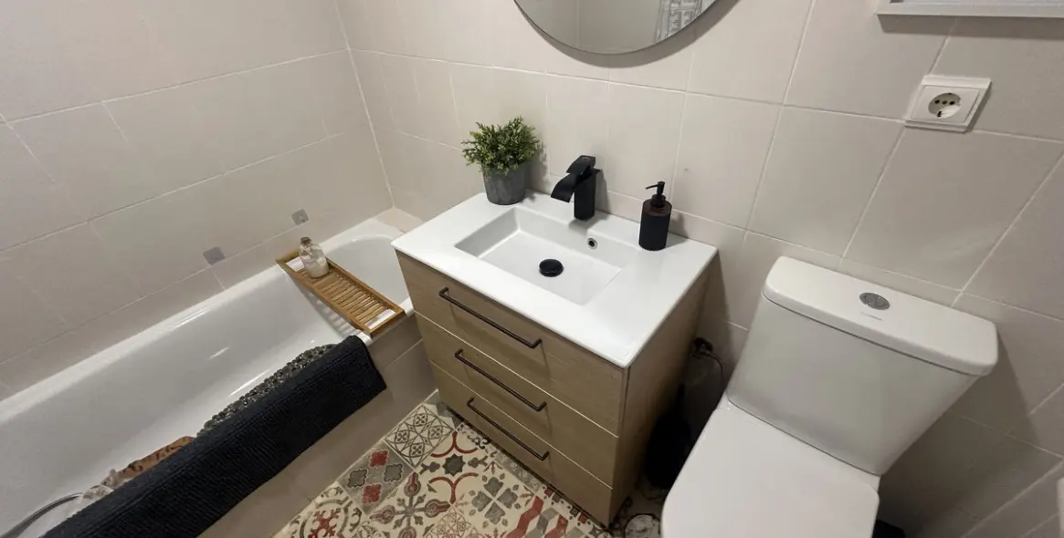 Sale of middle floor apartment in Alhaurín de la Torre 16