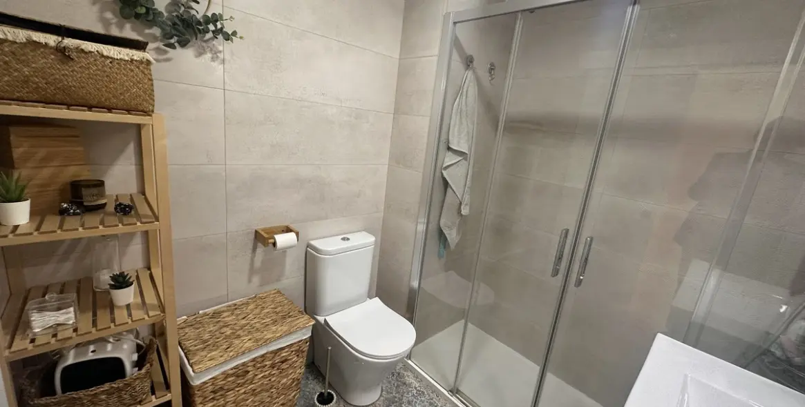 Sale of middle floor apartment in Alhaurín de la Torre 26