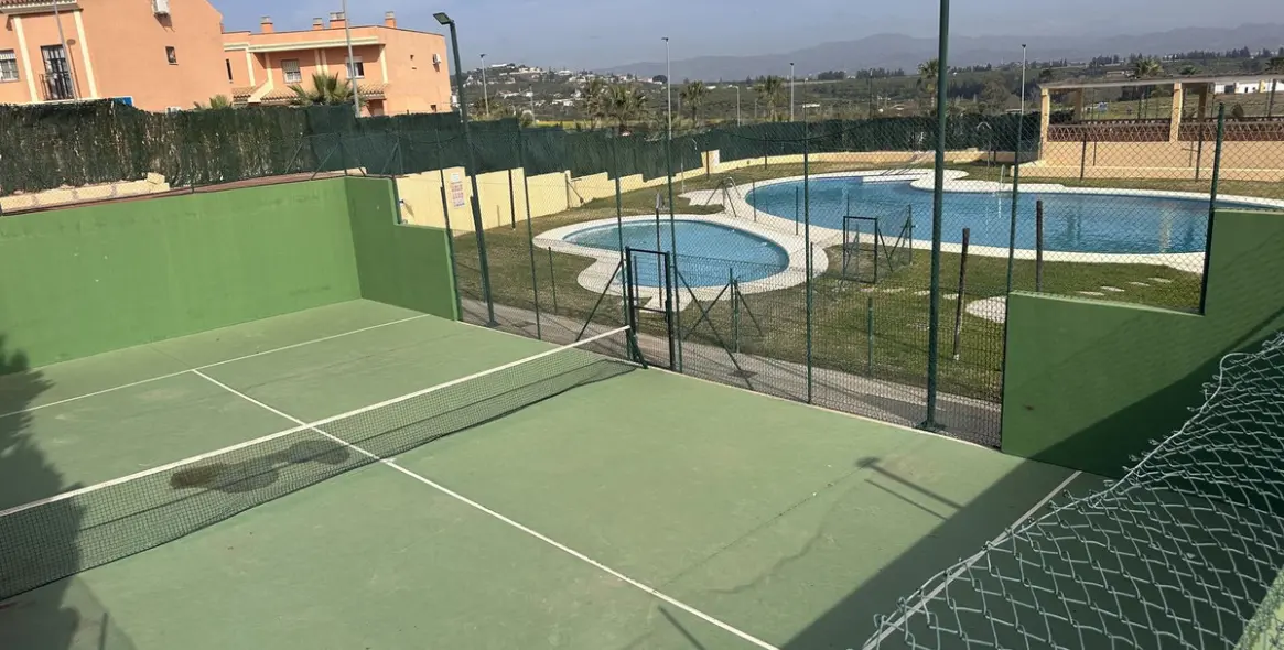 Sale of middle floor apartment in Alhaurín de la Torre 27