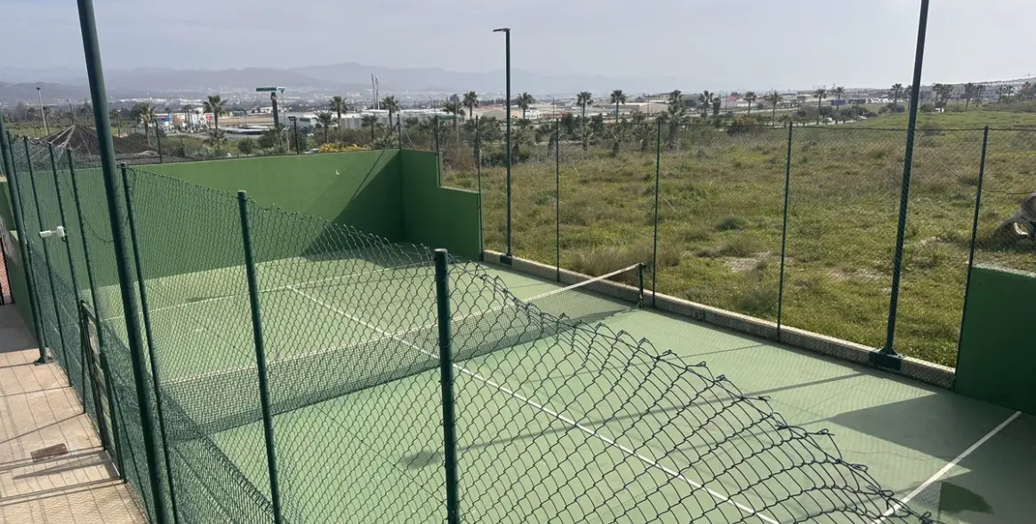 Sale of middle floor apartment in Alhaurín de la Torre 28