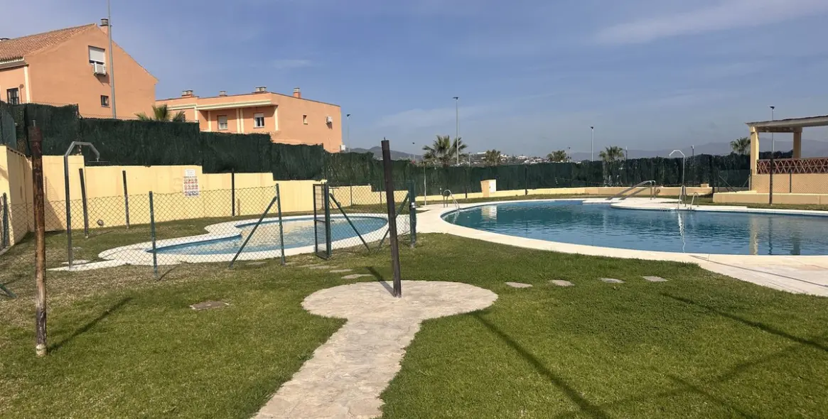 Sale of middle floor apartment in Alhaurín de la Torre 29