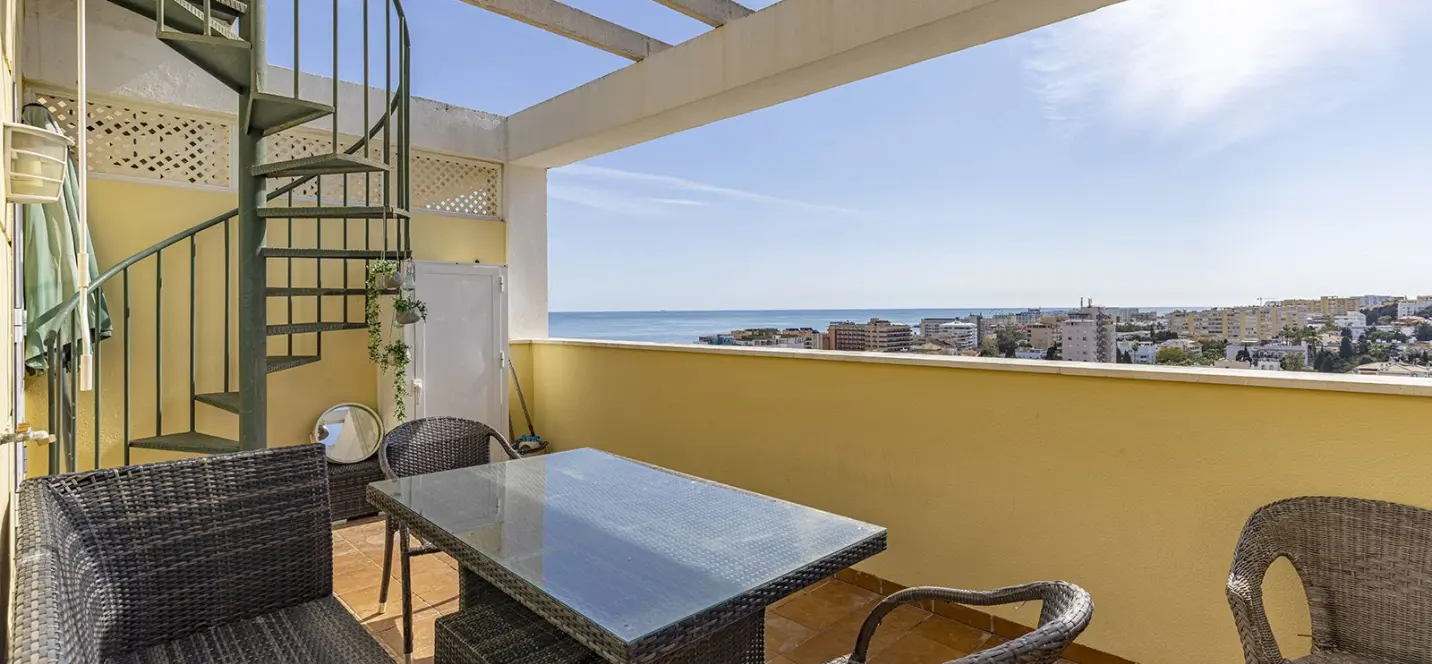 Sale of penthouse in La Carihuela 1