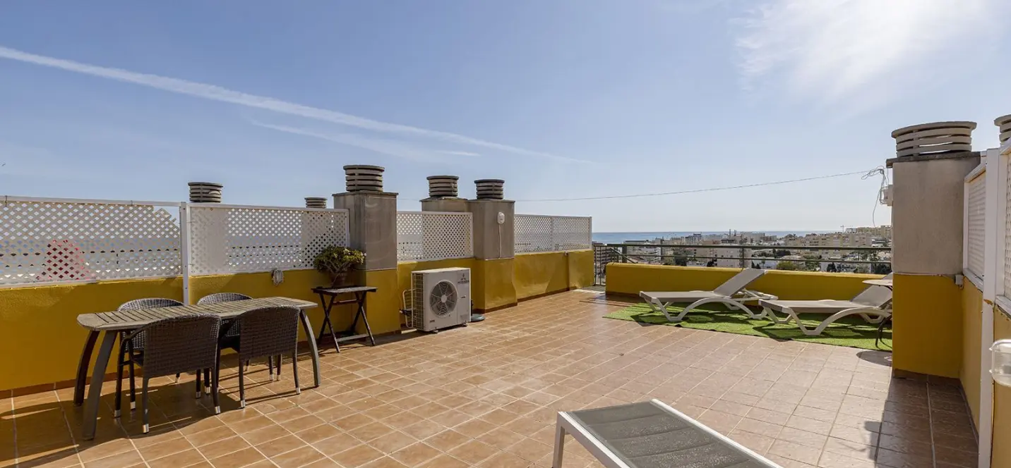 Sale of penthouse in La Carihuela 3