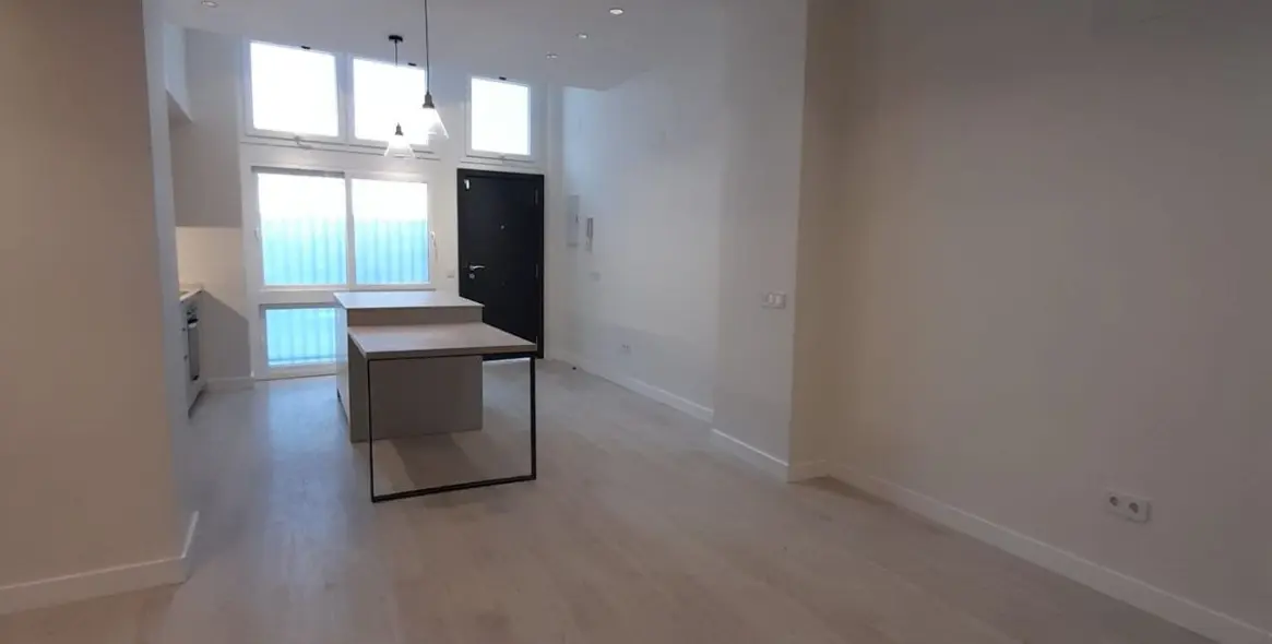 Продажа апартаментов на первом этаже в Málaga 6