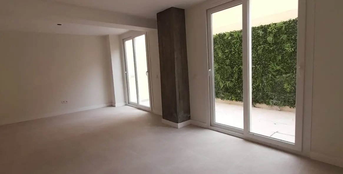 Продажа апартаментов на первом этаже в Málaga 7