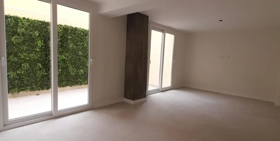 Продажа апартаментов на первом этаже в Málaga 8