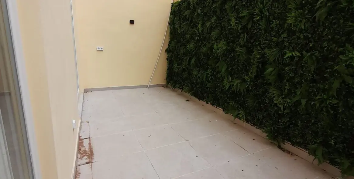 Продажа апартаментов на первом этаже в Málaga 10