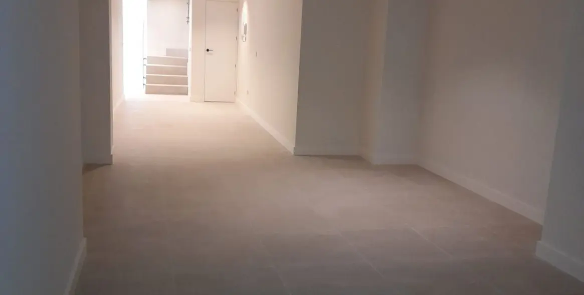 Продажа апартаментов на первом этаже в Málaga 13