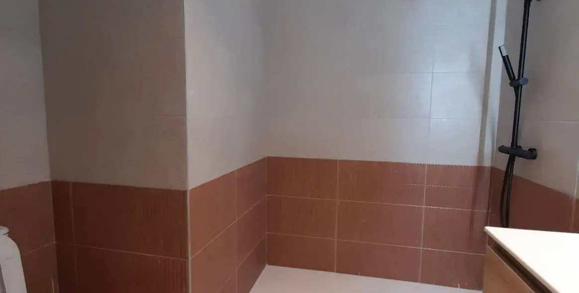 Продажа апартаментов на первом этаже в Málaga 16