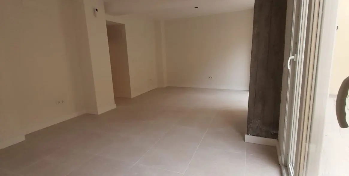 Продажа апартаментов на первом этаже в Málaga 22