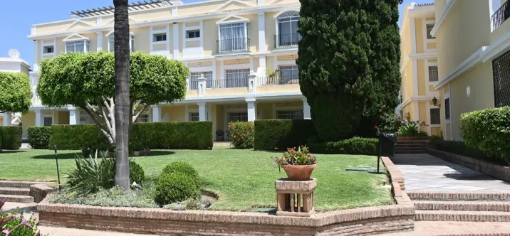Sale of ground floor apartment in Nueva Andalucía 1